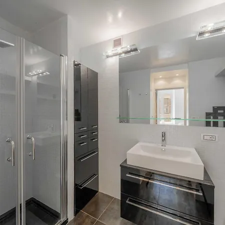 Apartment 1bdr 4p In The Heart Of Saint-tropez-near Port